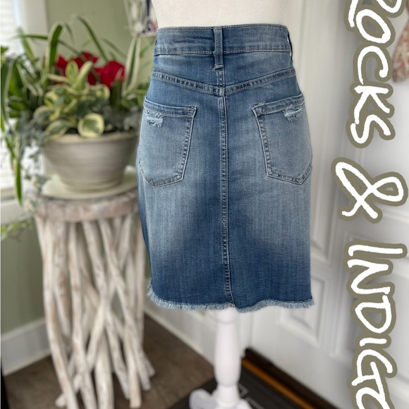 Rocks & Indigo Frayed Hem Skirt - Picture 2 of 6